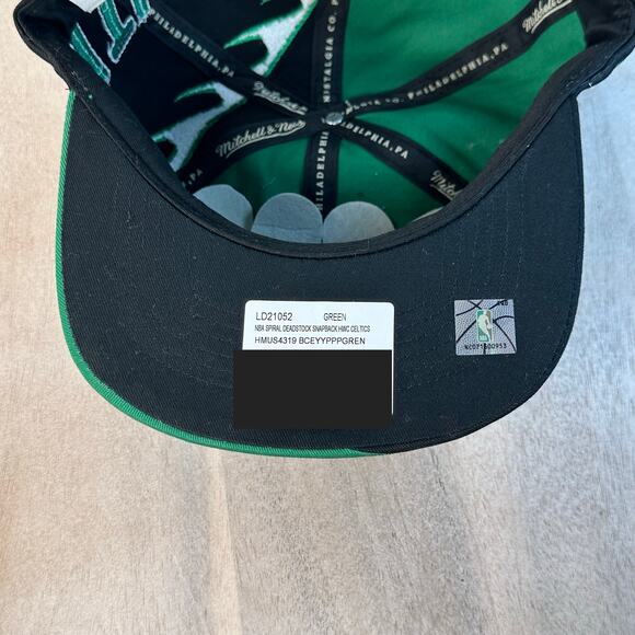 Boston Celtics Spiral Deadstock Cap Green Snapback Mitchell & Ness Unique Hat - Picture 13 of 14